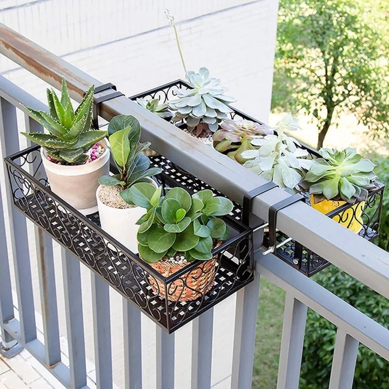 Jardinera o porta macetero de hierro 30 cm