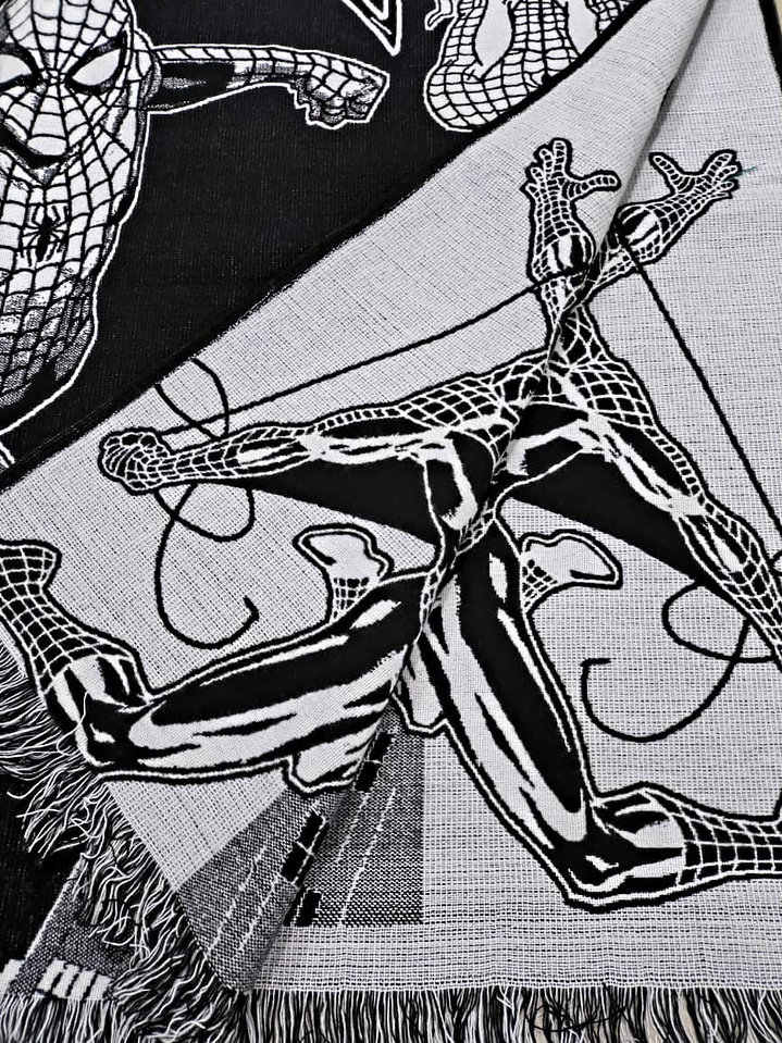 Poncho Spiderman 1 5