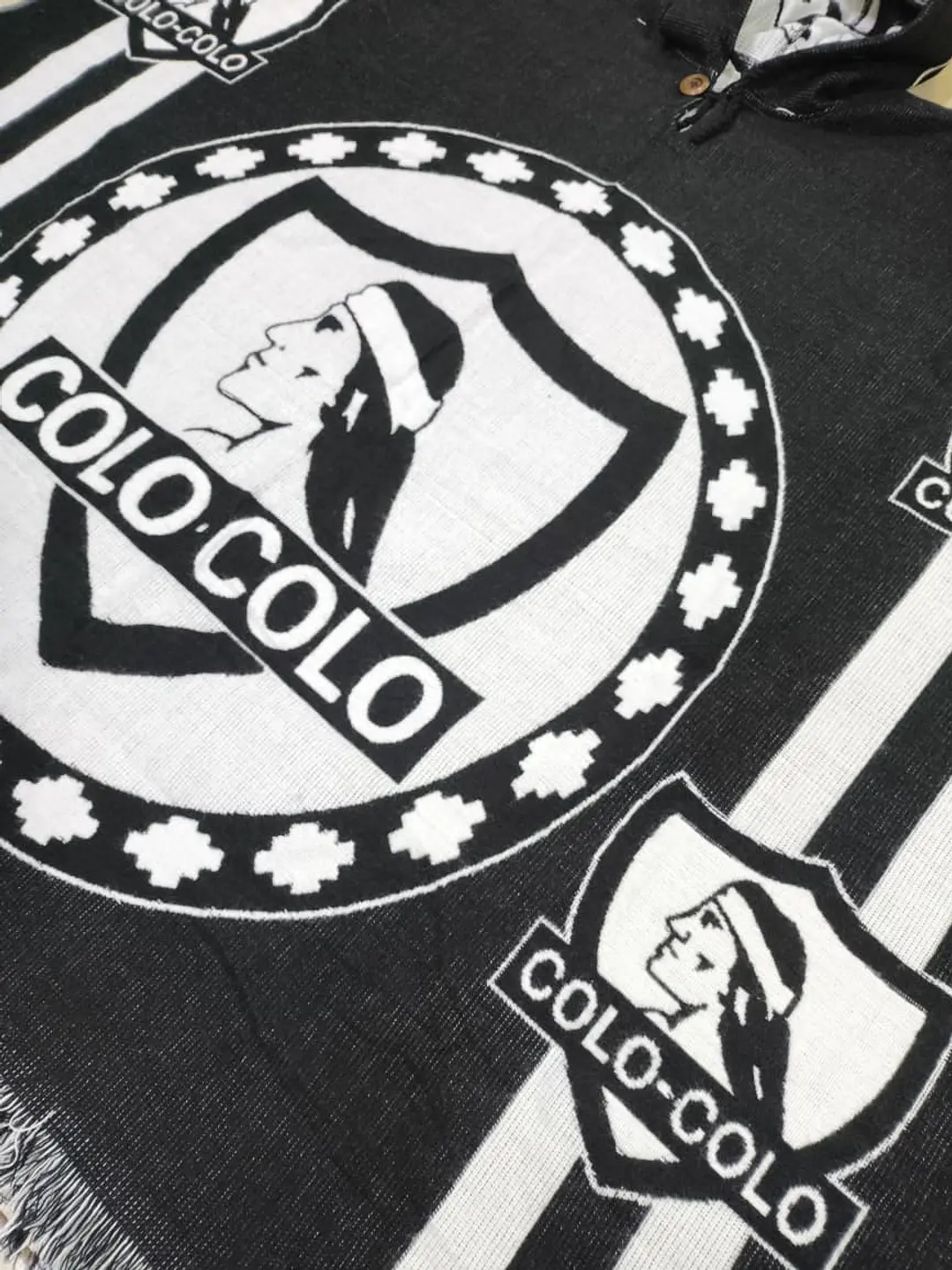 Poncho Colo-Colo 3