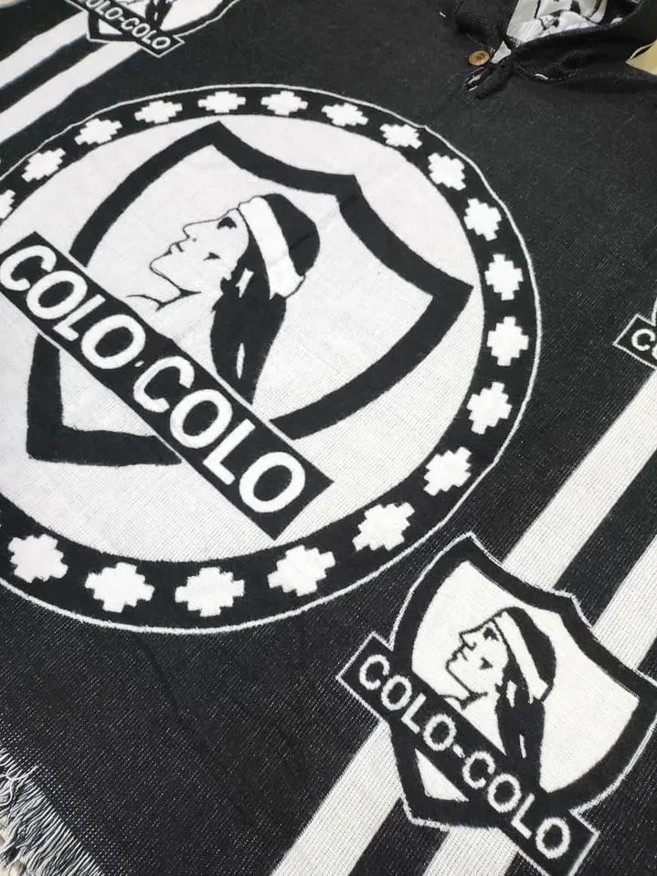 Poncho Colo-Colo 3