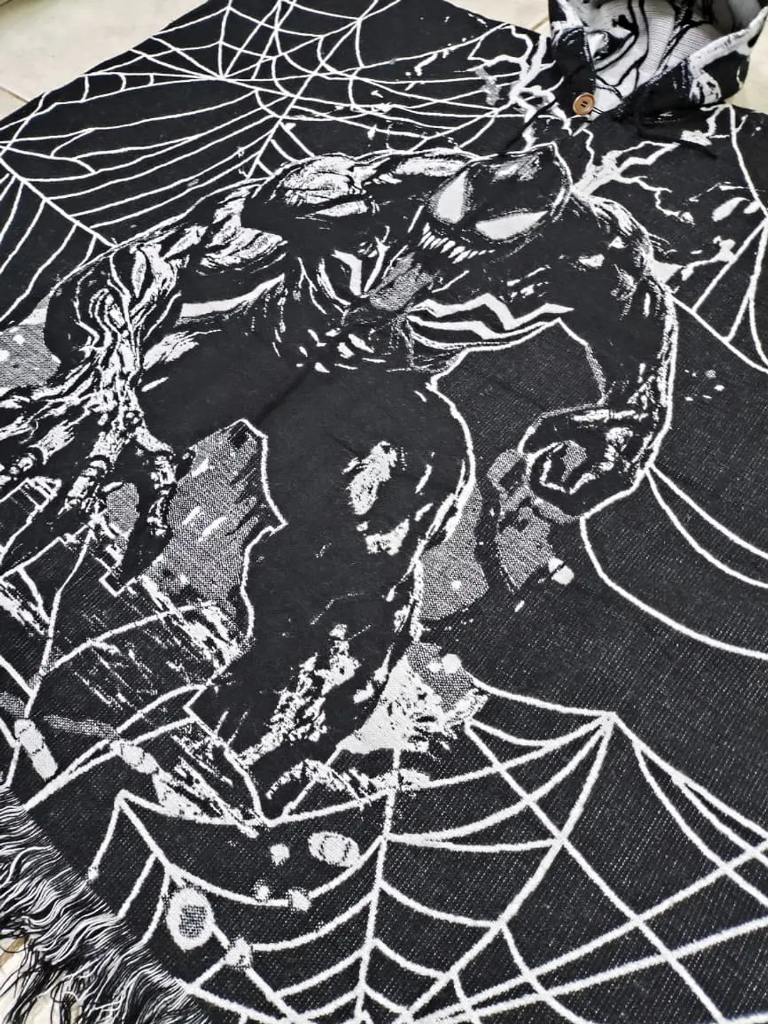 Poncho Venom 6