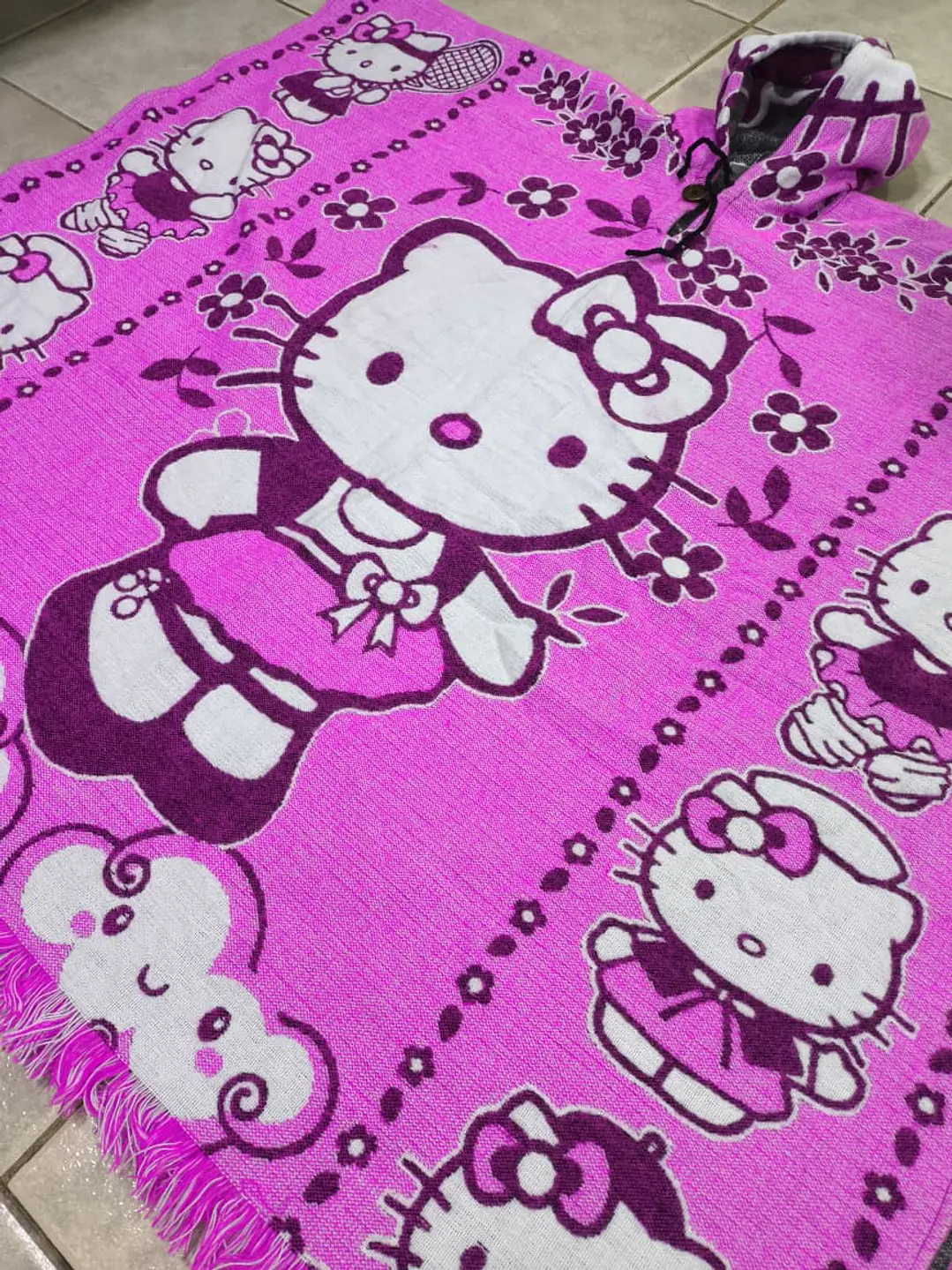 Poncho Hello Kitty (Fucsia) 3