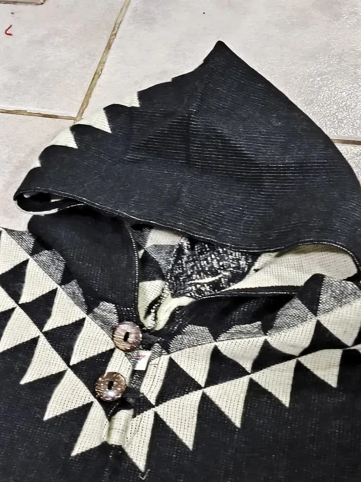 Poncho Groot (Color Negro) 3