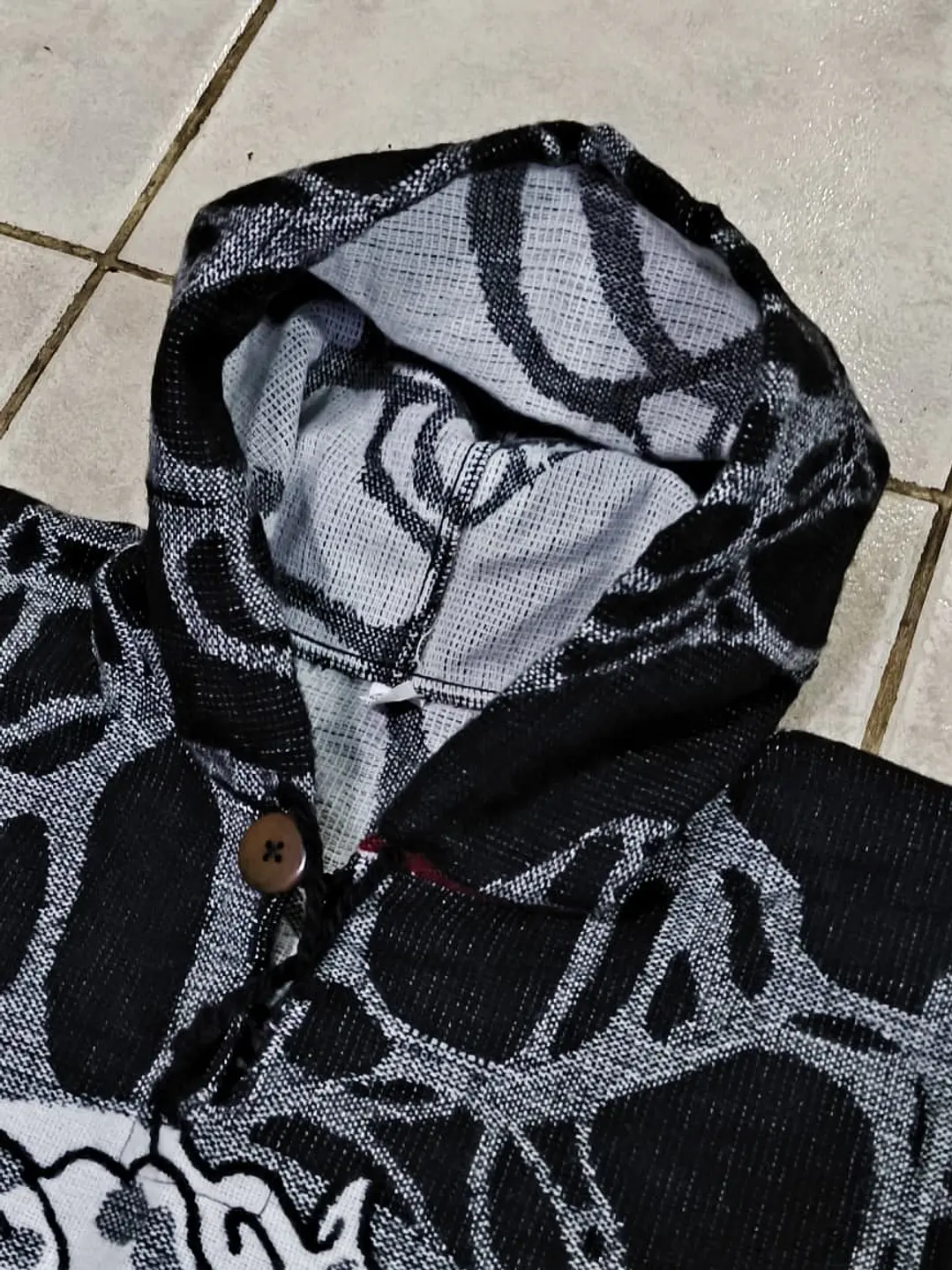 Poncho One Piece Luffy Gear 5 (Rojo) 3