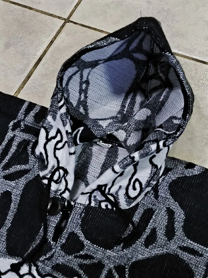 Poncho One Piece Luffy Gear 5 (Dorado) 3