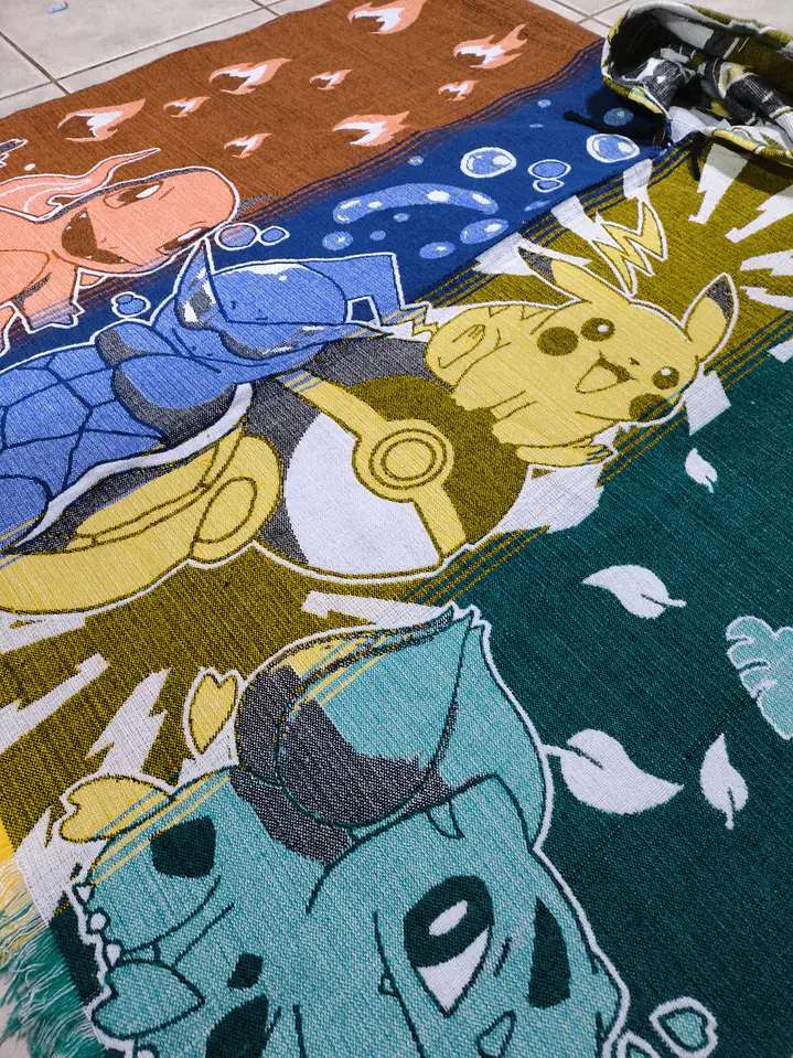 Poncho POKÉMON iniciales 2