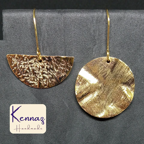 Brincos Imperfetus – A Beleza da Assimetria & Textura Bruta