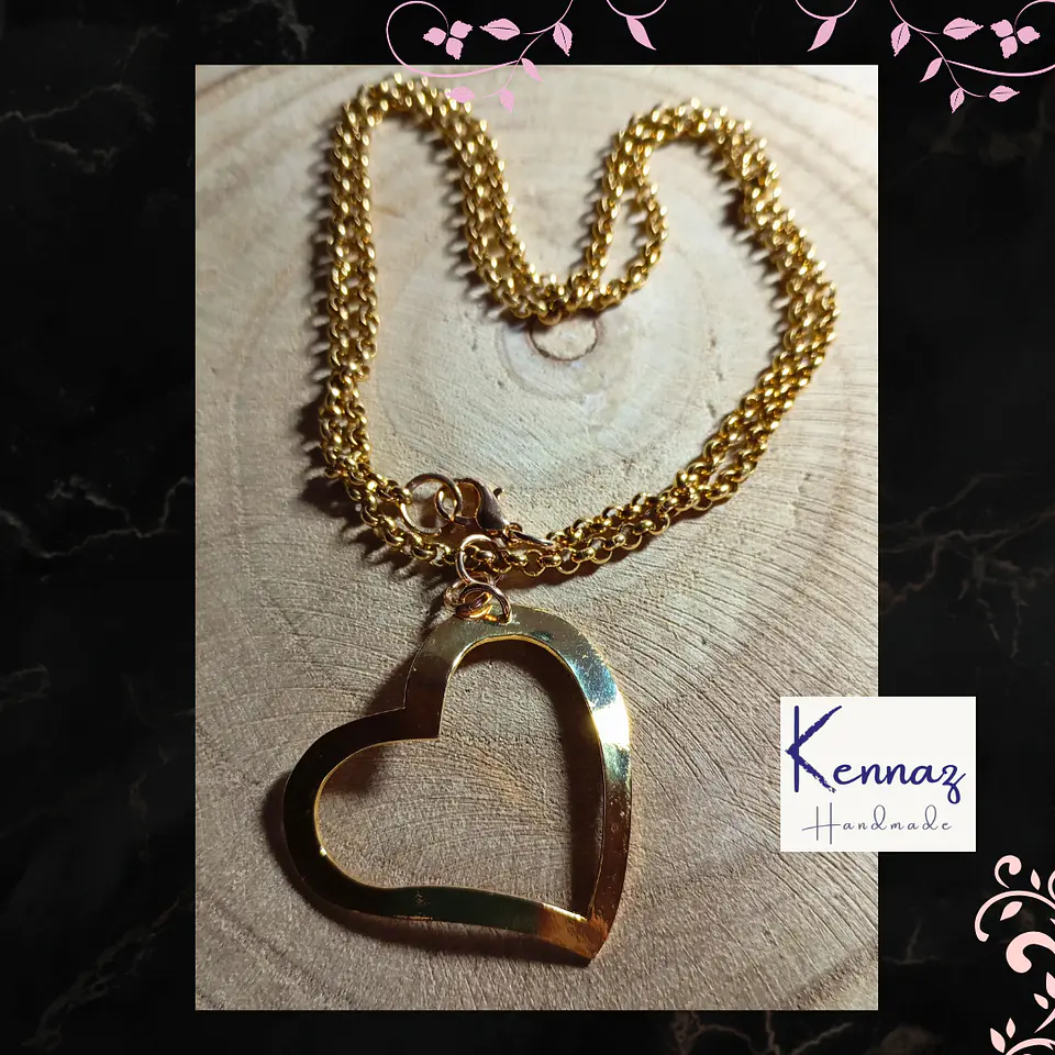 Colar Dourado com Pendente Coração 1