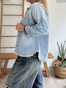 Sobre camisa  jeans 