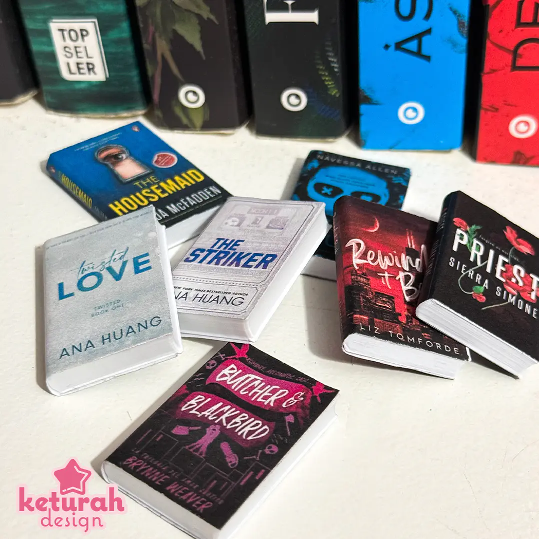 Estante arqueada + 18 livros miniatura  6
