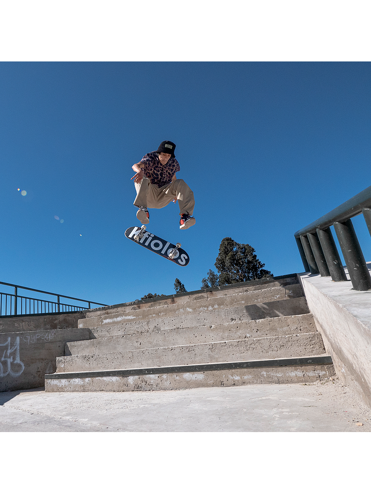 TABLA DE SKATE KFIOLOS - BLACK LOGO 3