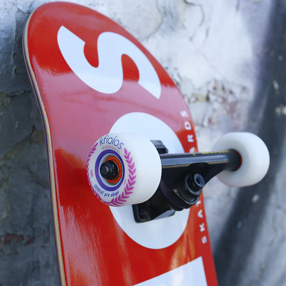 SKATE COMPLETO RED LOGO 8.25