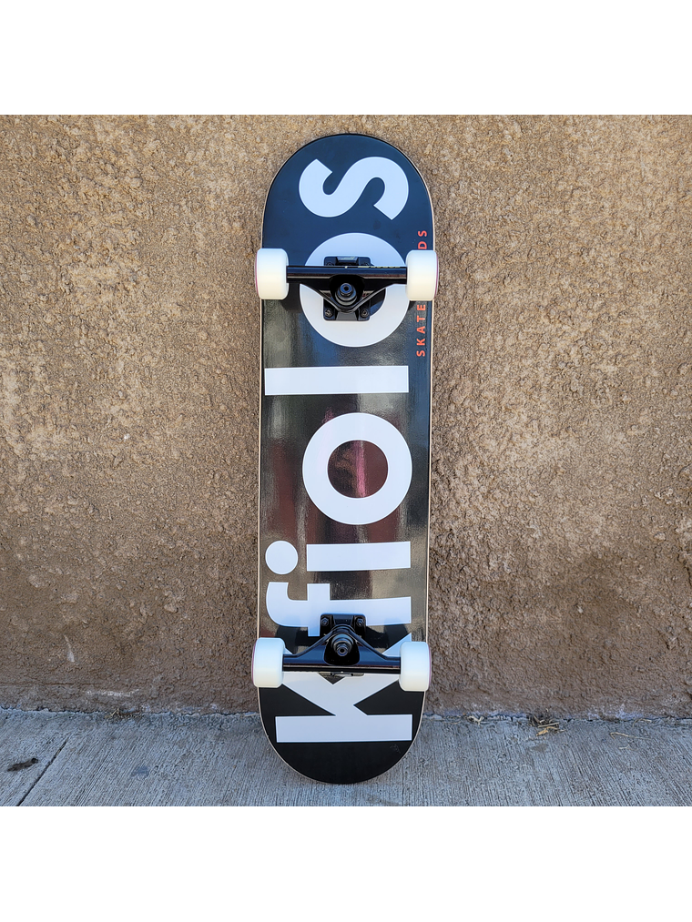 SKATE COMPLETO BLACK LOGO 4