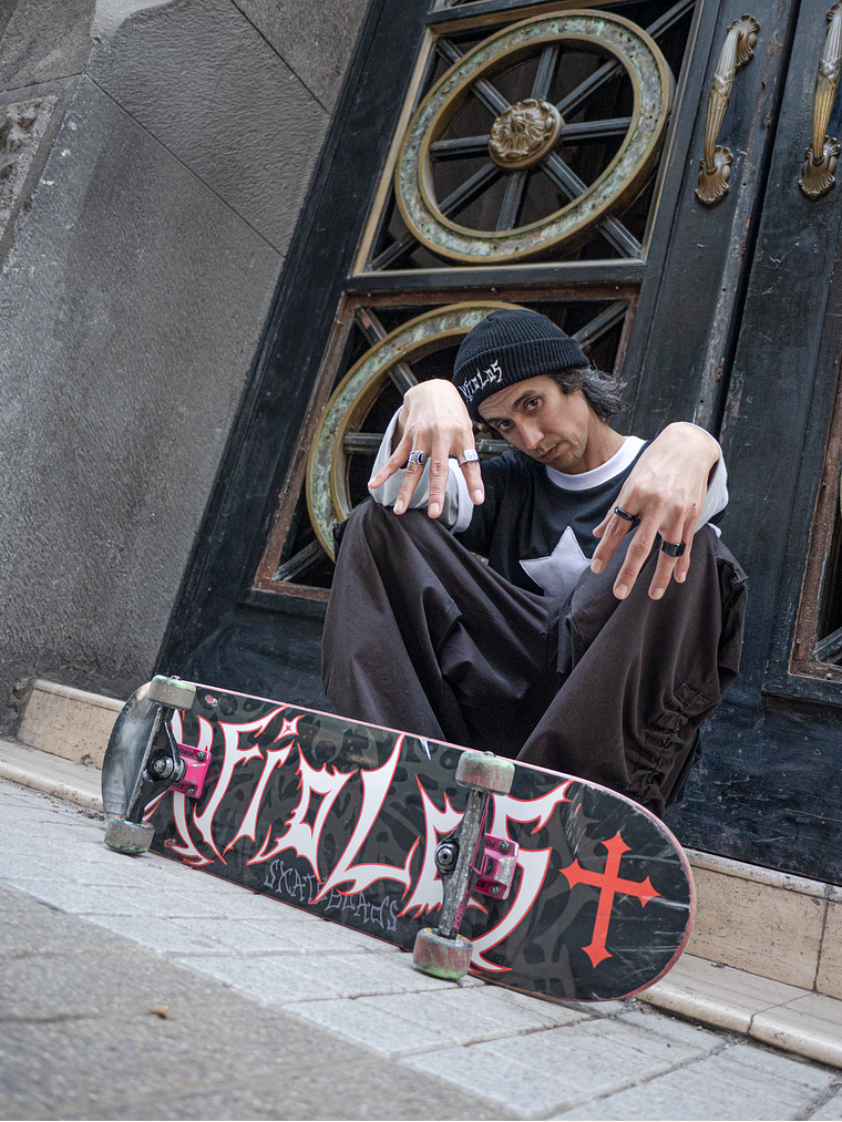 IN THE DARK KFIOLOS 8.25