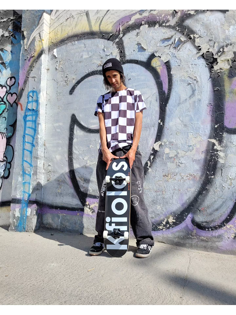 TABLA DE SKATE KFIOLOS - BLACK LOGO 2