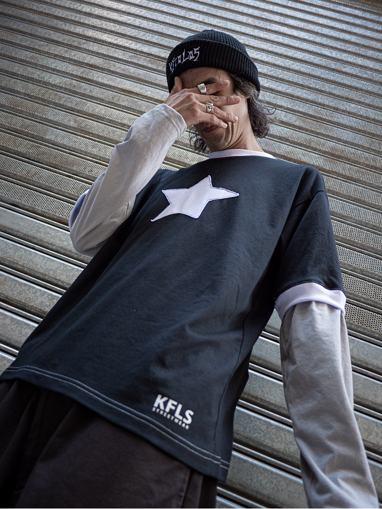 POLERA SKATE BLACK MAGIG KFIOLOS 4