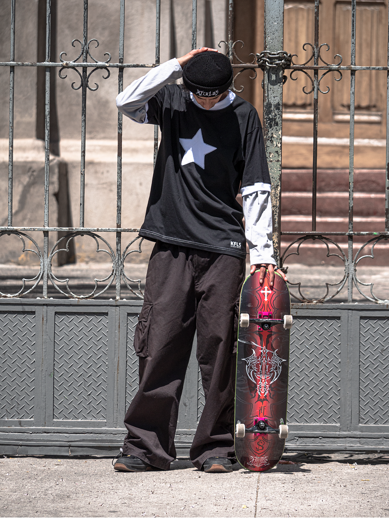 POLERA SKATE BLACK MAGIG KFIOLOS 6