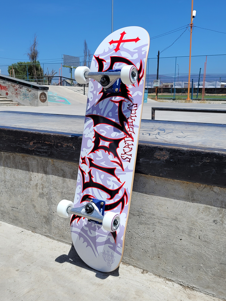 SKATE COMPLETO IN THE DARK HAKU 8,25