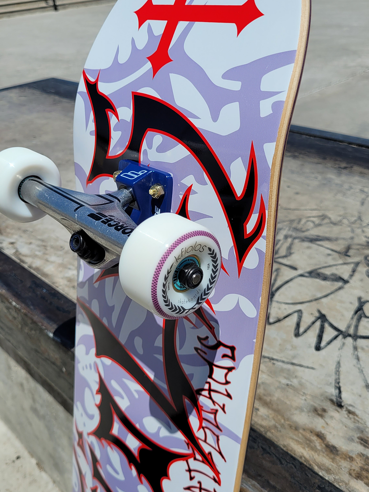 SKATE COMPLETO IN THE DARK HAKU 8,25