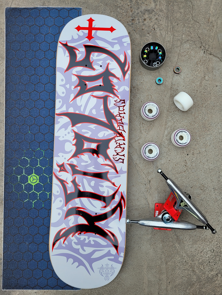 SKATE COMPLETO IN THE DARK HAKU 8,25