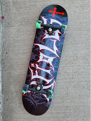 SKATE COMPLETO IN THE DARK 8,25