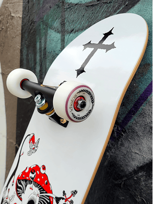 SKATE COMPLETO GRITOS FÚNGICOS 8,25