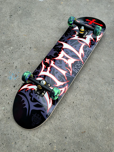 SKATE COMPLETO IN THE DARK 8,25" KFIOLOS