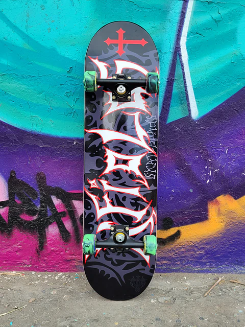 SKATE COMPLETO IN THE DARK 8,25" KFIOLOS