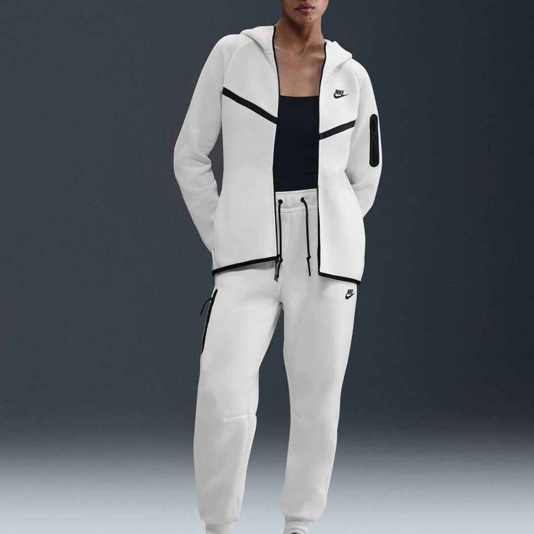 Nike Tech Fleece - Conjunto Branco 1