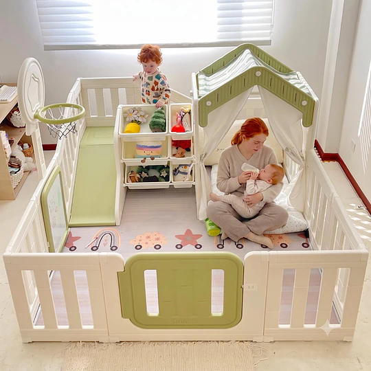 Corral de 7 Juegos Infantil con Casita y Centro de Actividades Plástico Beige | 133x180x200 cm