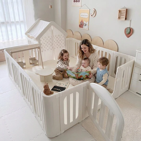 Corral de Juegos Infantil con Casita Refugio y Puerta de Seguridad Plástico Beige Cálido | 114x180x200 cm