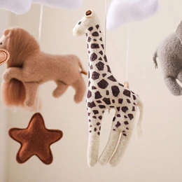 Retiro Express-Móvil de Cuna para Bebé Fieltro y Madera Kidscool Safari 52 x 24 cm 