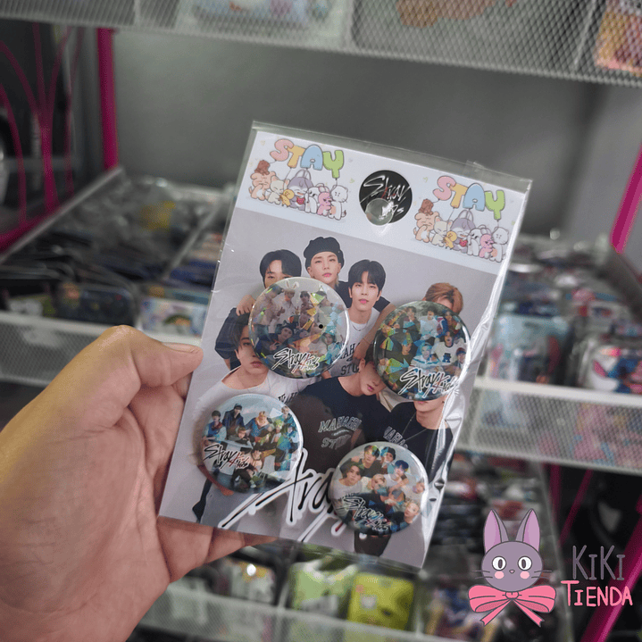 Set 4 Chapitas (Broches) de 3.5cm Stray Kids Kpop Boygroup 2
