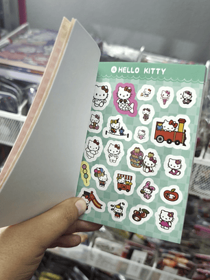 Libreta De 450 Stickers Diseño Hello Kitty Kawaii
