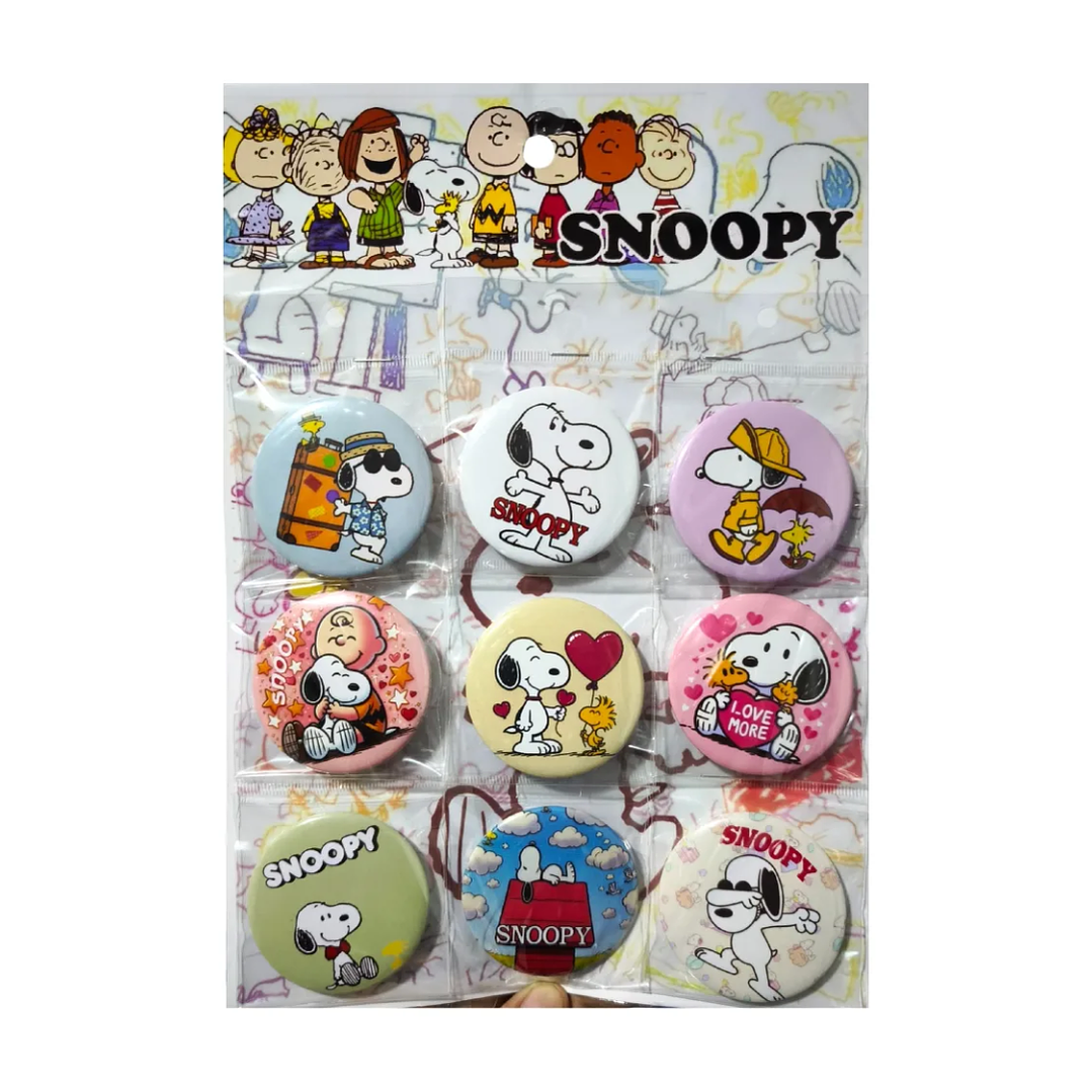 Set 9 Chapitas (Broches) de 6 cm Diseño Snoopy 1