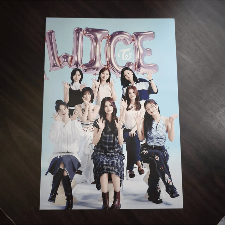 Set 8 Posters Kpop Twice Tamaño 25*35cm 2
