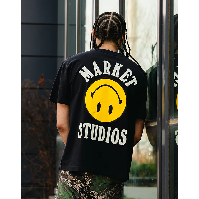 Polera Market Studios Smiley Lockup Jet Set