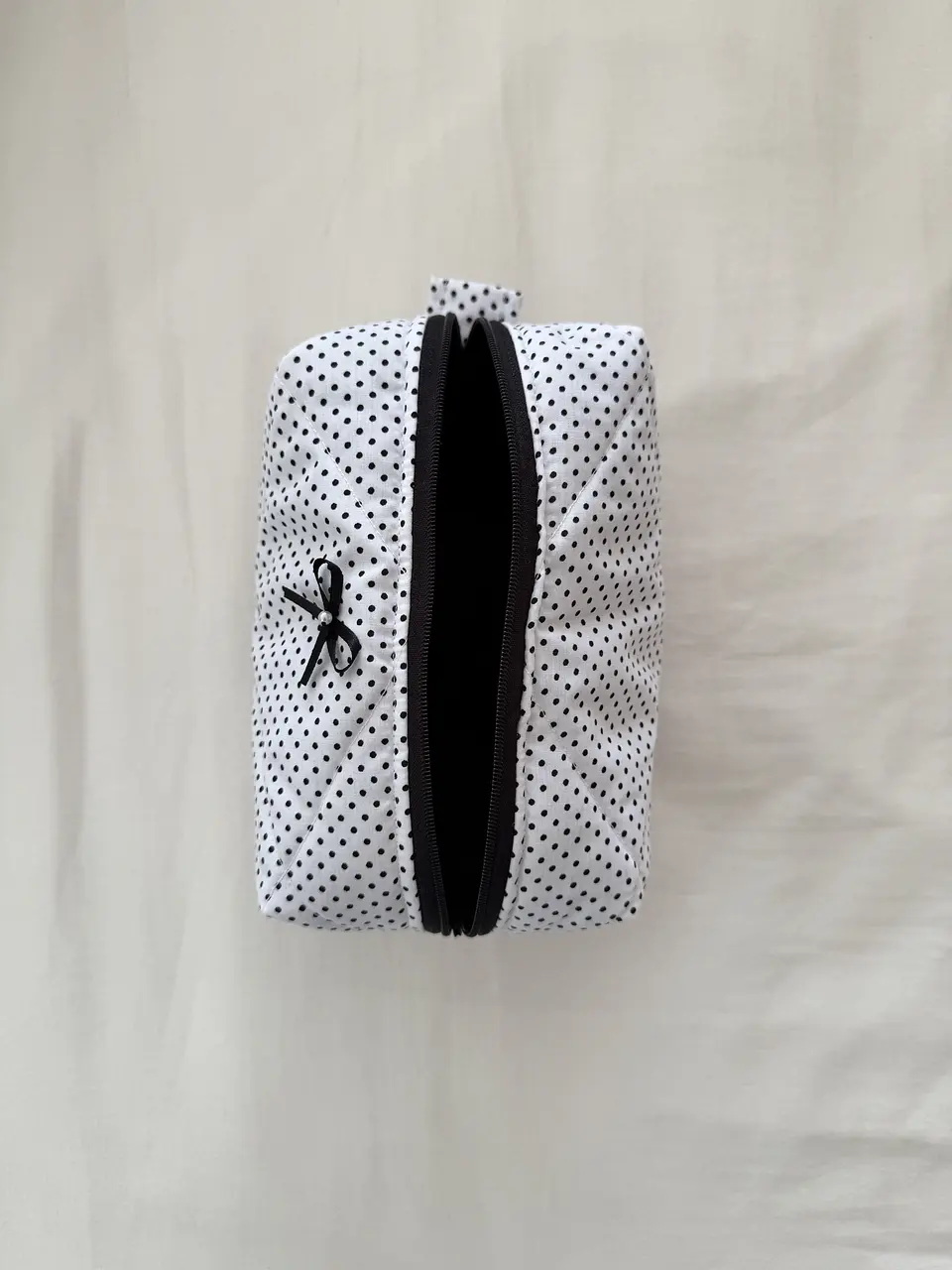 makeup bag dots 1