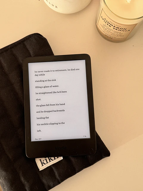funda kindle/libro negra