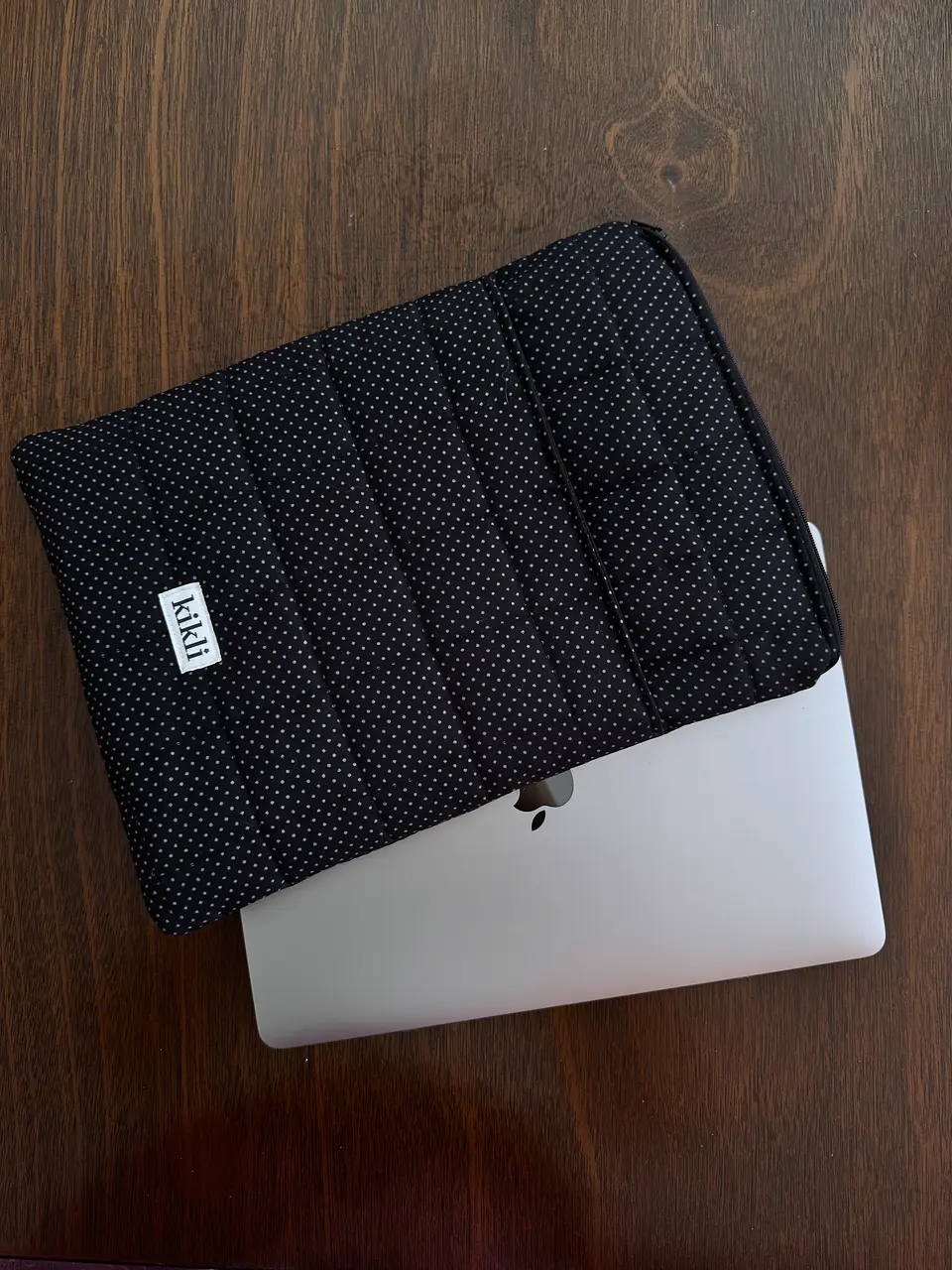 funda laptop/ipad polka negro 1