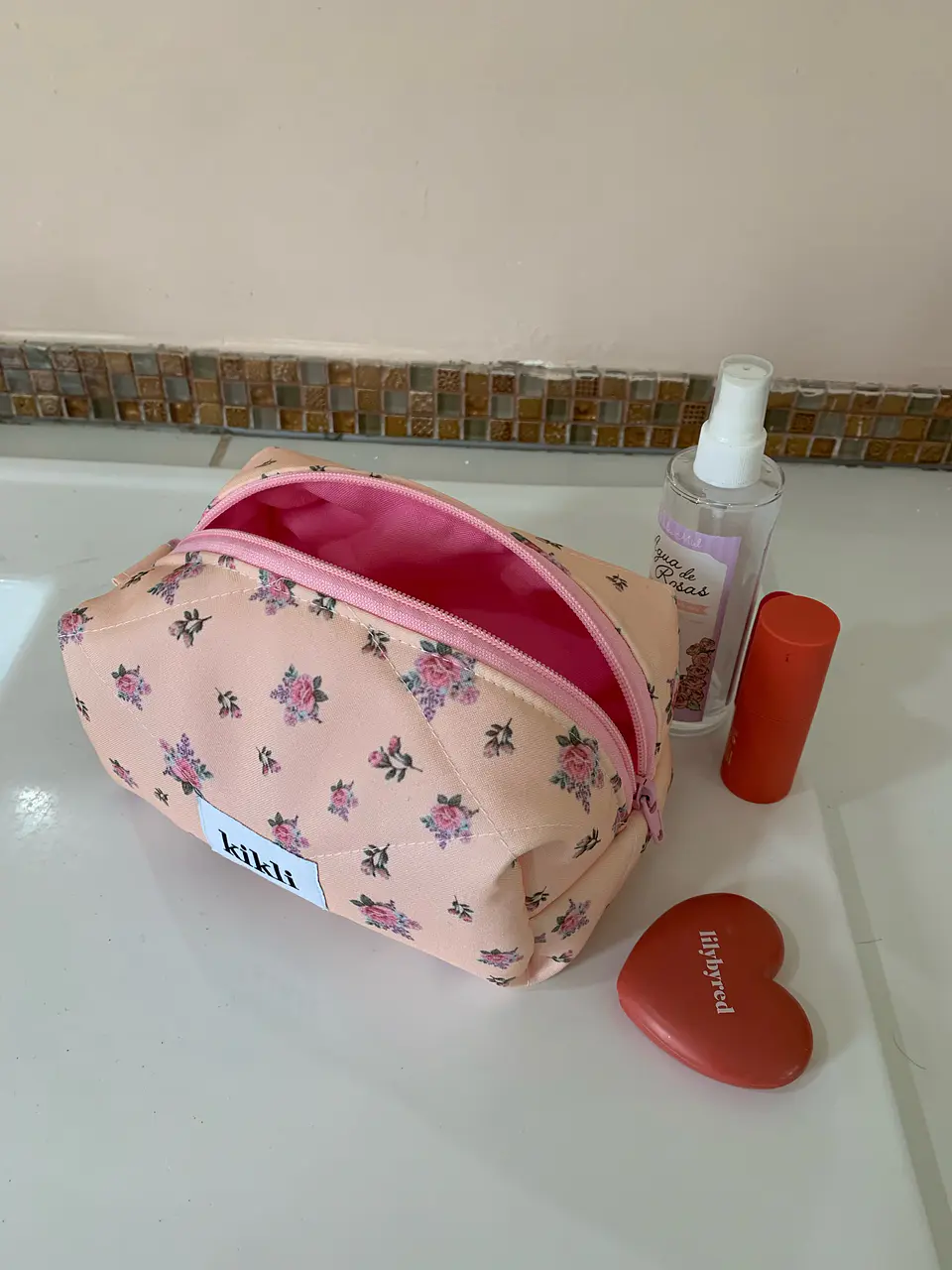 makeup bag olivia 1