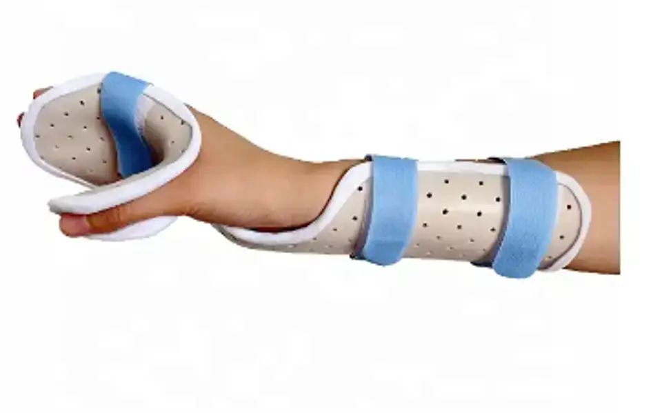 PALMETA DE REPOSO PULGAR EN OPOSICIÓN (TERMOPLÁSTICO PRECORTADO LISTO PARA MOLDEAR) 2