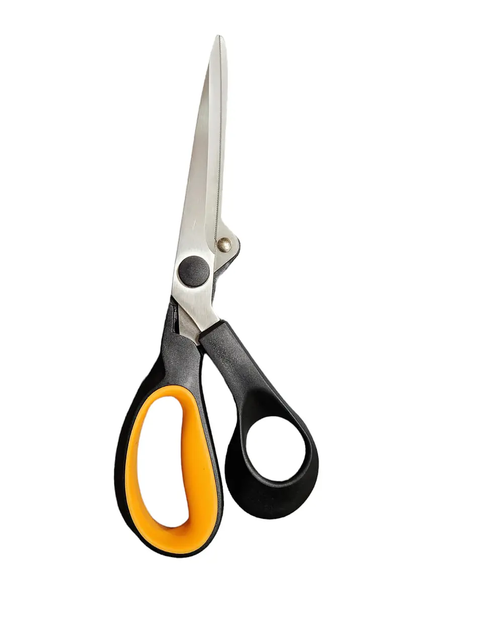 TIJERAS PARA TELAS COMPRESIVAS FISKARS AMPLIFY DENTADAS 2