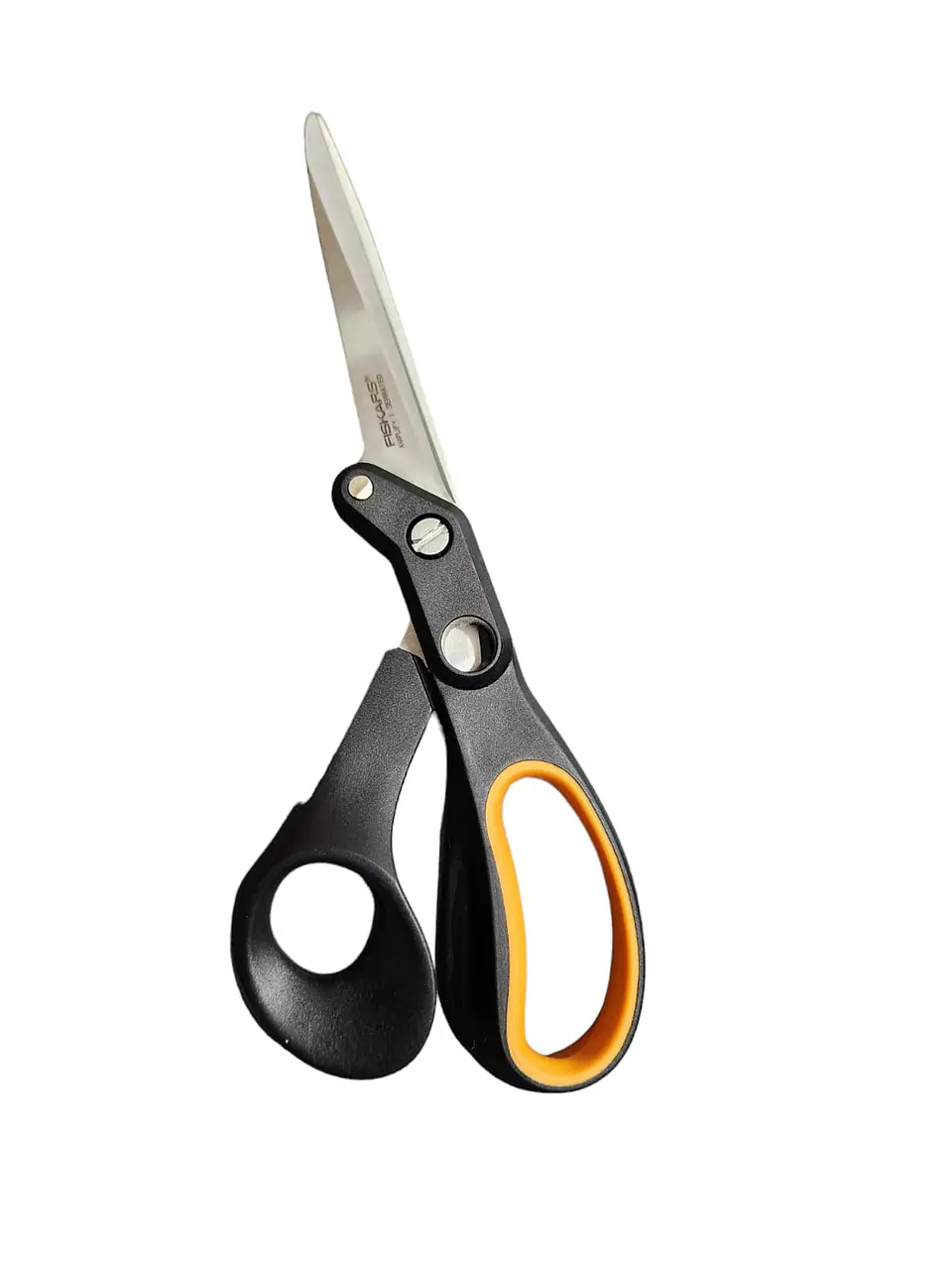 TIJERAS PARA TELAS COMPRESIVAS FISKARS AMPLIFY DENTADAS 3
