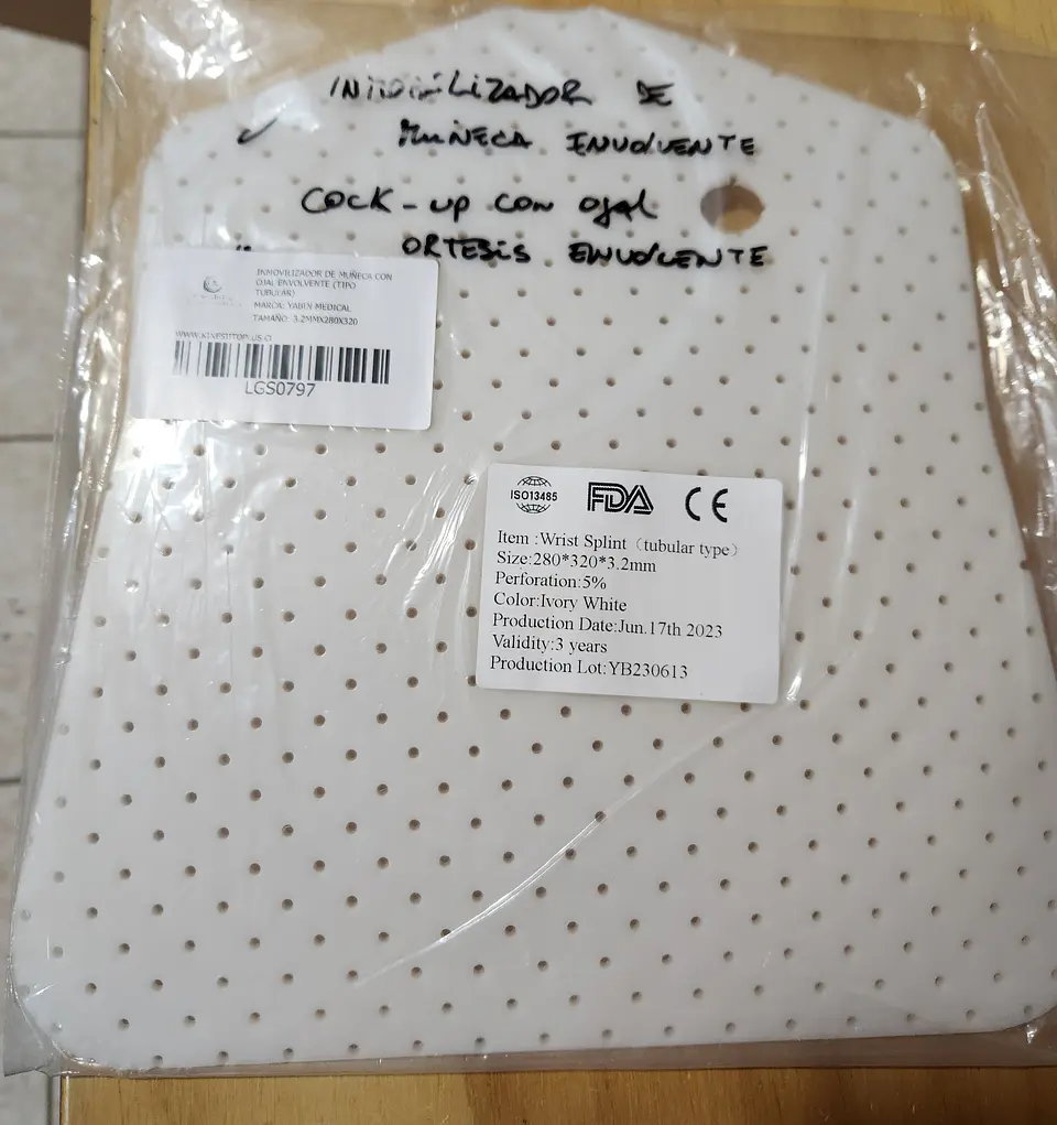 INMOVILIZADOR DE MUÑECA CON OJAL ENVOLVENTE (TIPO TUBULAR ) TERMOPLÁSTICO PRECORTADO LISTO PARA MOLDEAR 1