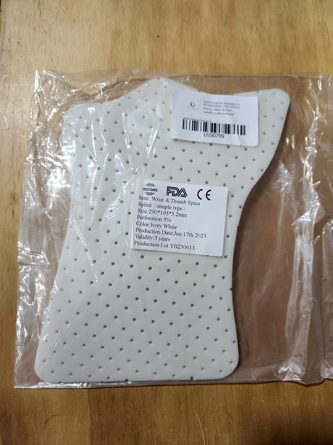 INMOVILIZADOR DE MUÑECA Y PULGAR ESPIGA (TIPO SIMPLE) TERMOPLÁSTICO PRECORTADO LISTO PARA MOLDEAR