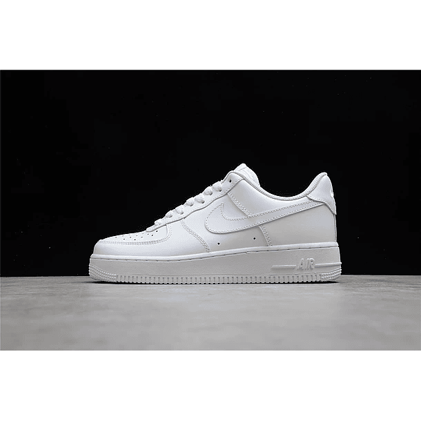 Air Force 1 triple white 1