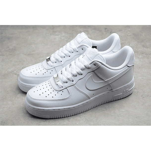 Air Force 1 triple white 2