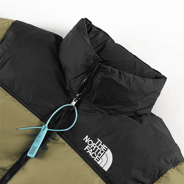 Chaqueta The north face nuptse verde musgo 4