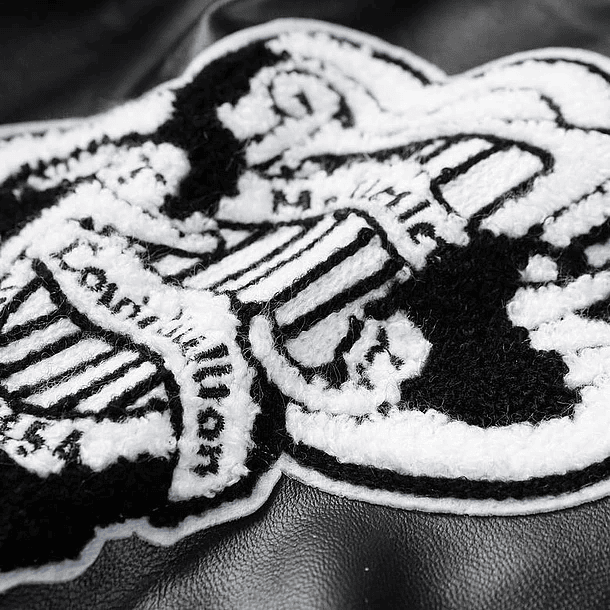 Varsity Jacket louis vuitton negra Class of 2022 6